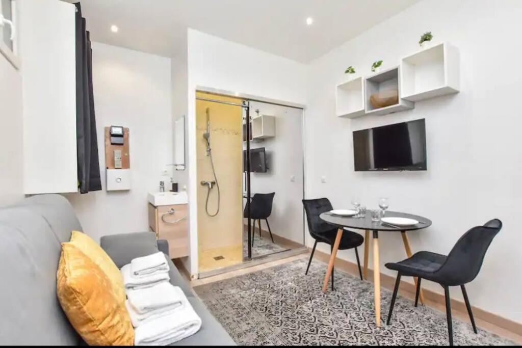 Appartement Studio Special Jo - Pigalle - Montmartre - Republique - 2 Pers Parijs